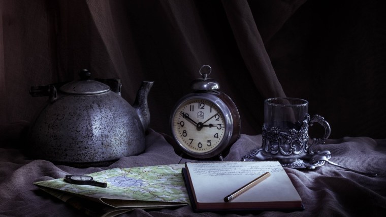 Натюрморт с часами