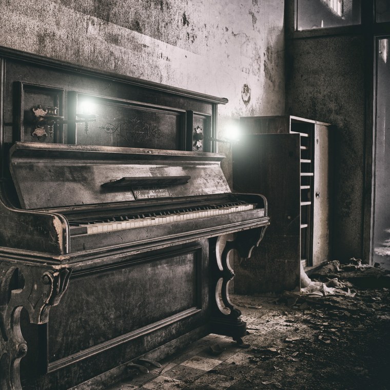 Старое фортепиано