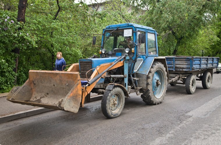 Трактор МТЗ 80 С ковшом