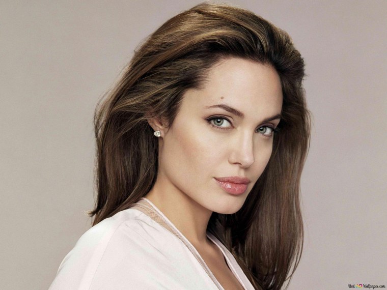 Анджелина Джоли