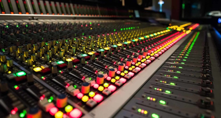 Студия звукозаписи AWS 900