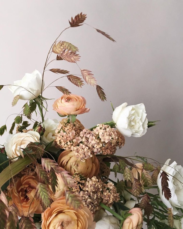 Бежевые цветы Эстетика