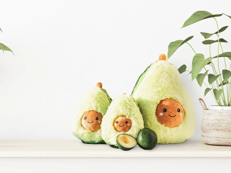 Новогодняя игрушка авокадо