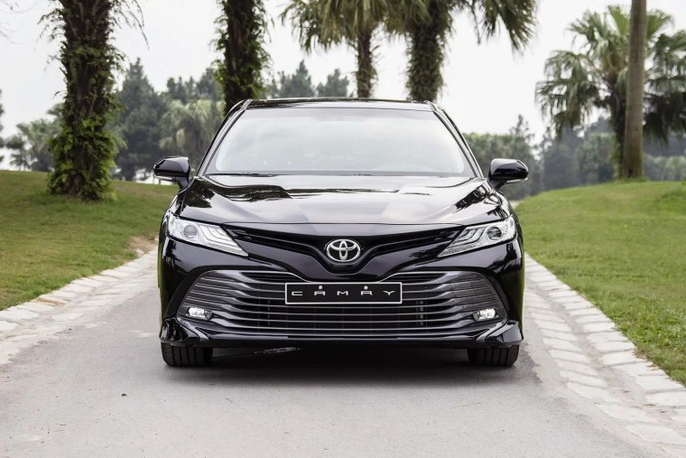 Toyota Camry 2019