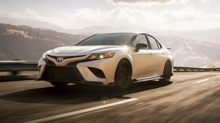 Спортивная Камри 2020