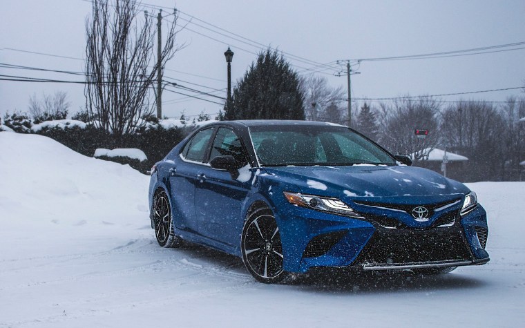 Toyota Camry 3.5 синяя