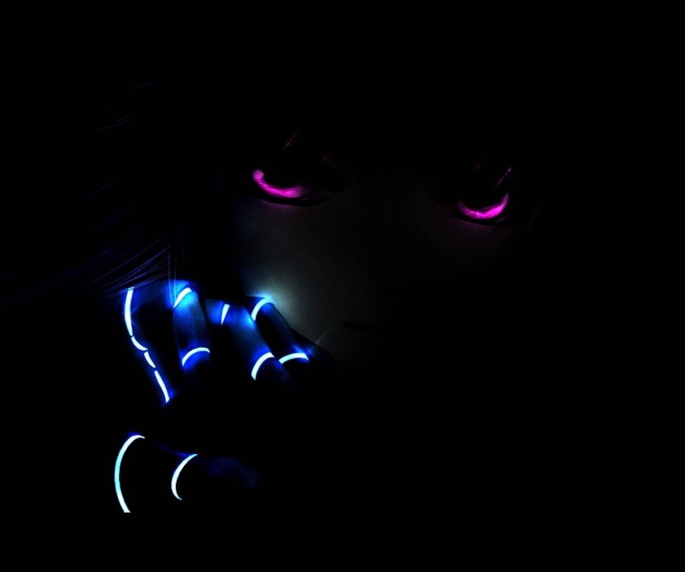 Неоновый арт на черном фоне