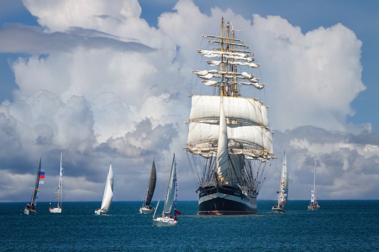 Парусный корабль Крузенштерн