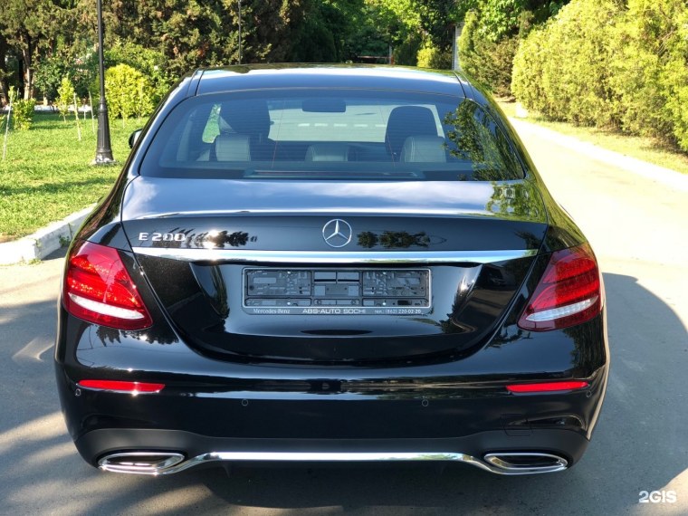 Мерседес-Бенц e 200 зад