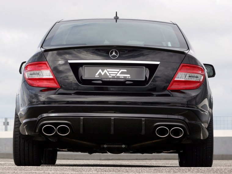 Мерседес c63 AMG сзади