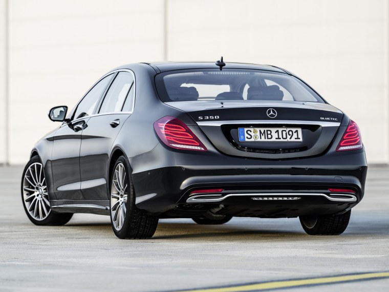 Мерседес АМГ 63 сзади