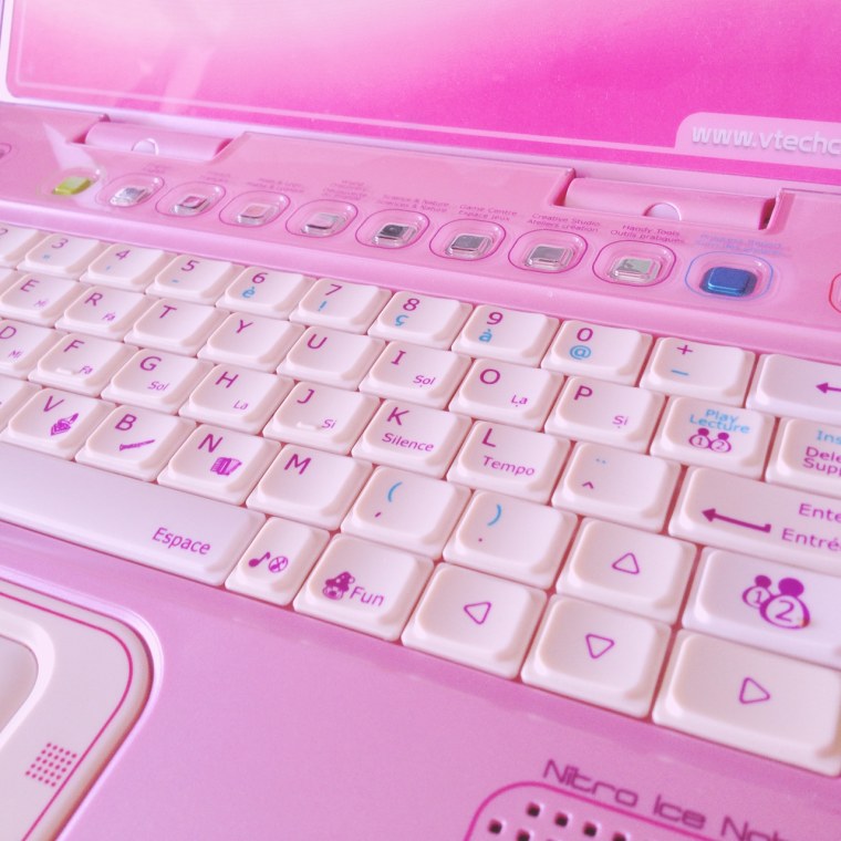 Розовые обои Минимализм