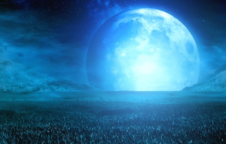 Ночное поле с луной