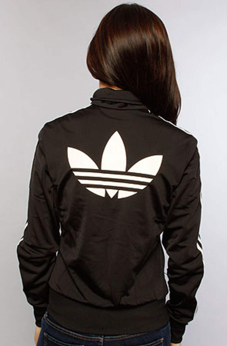 Девушки со спины в адидасе