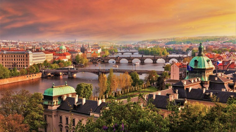 Карлов мост Прага вечером