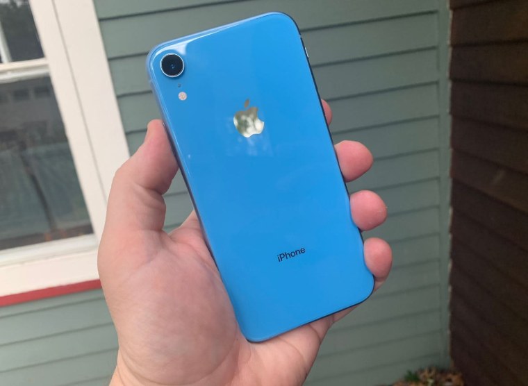 Iphone XR синий в живую