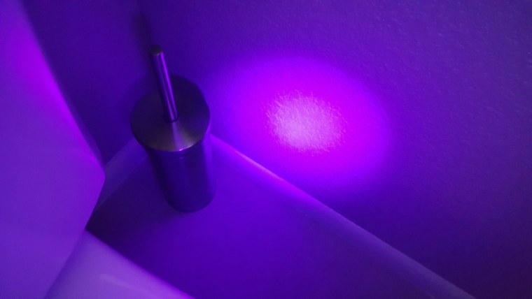 Фиолетовый Луч света