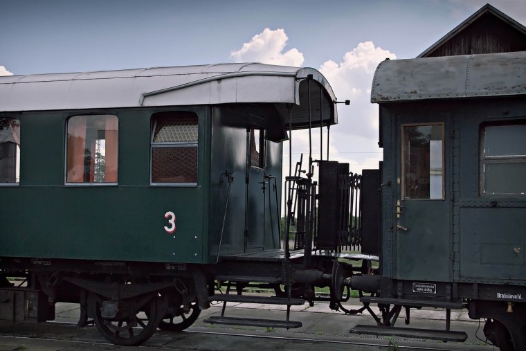 Пассажирский вагон модели 61-4462