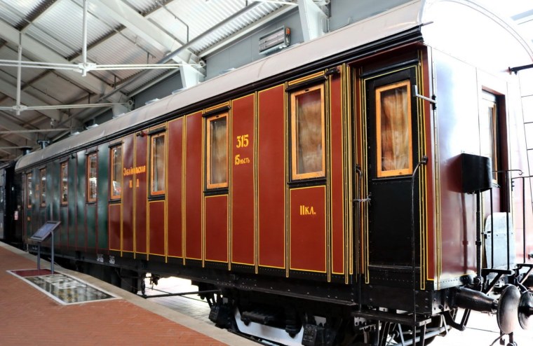 Старый поезд