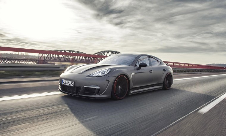 Черные линии на белом фоне