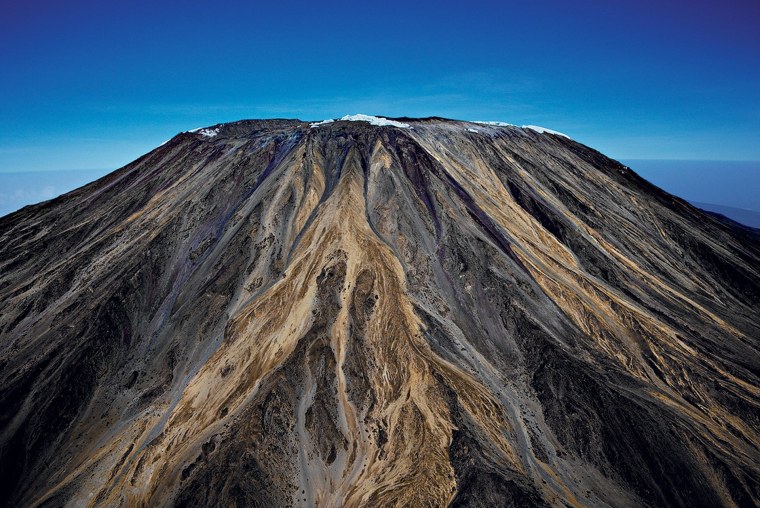 Гора Килиманджаро с высоты птичьего полета
