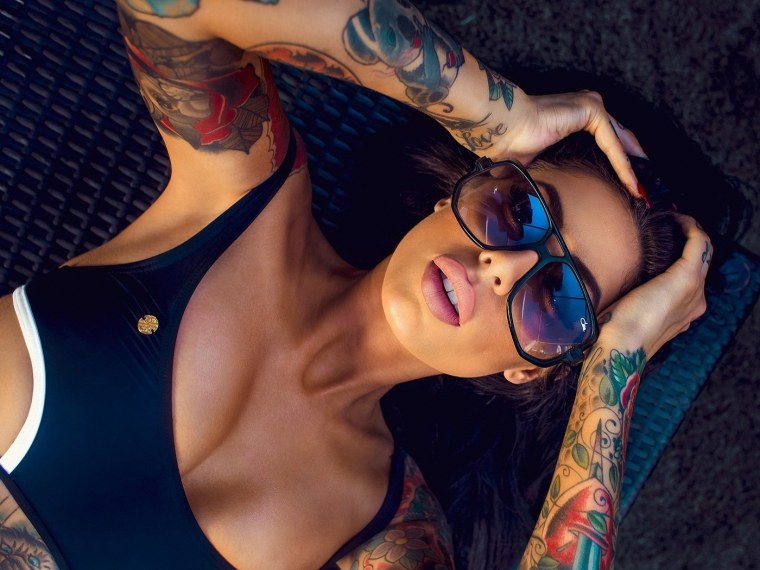 Татуированные девушки на рабочий стол