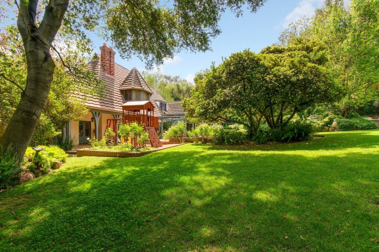 Зеленый домик