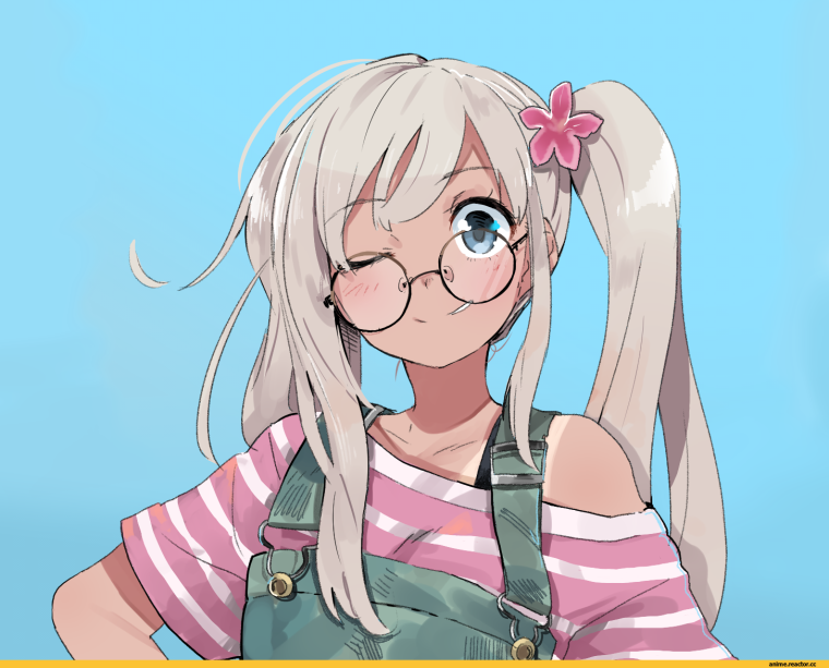 Весёлая аниме девочка