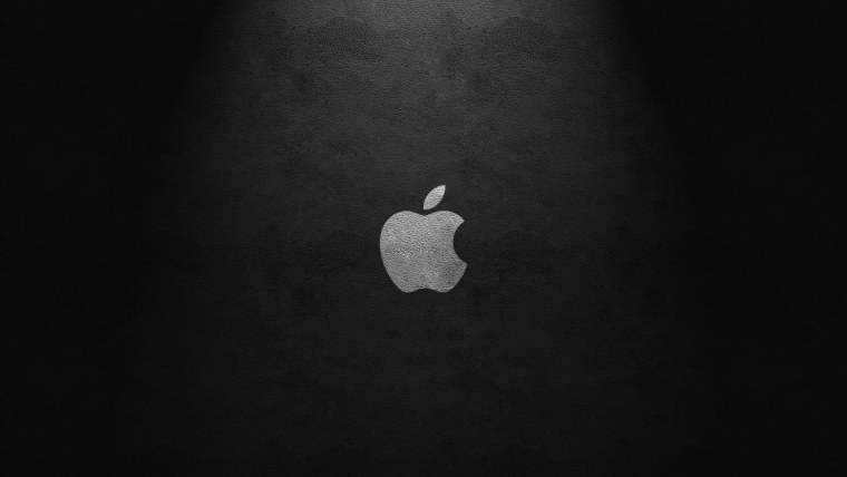 Apple на черном фоне