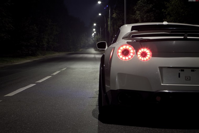 Nissan GTR r35 ночью