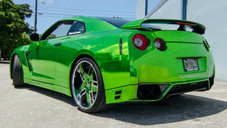 Черно зеленый