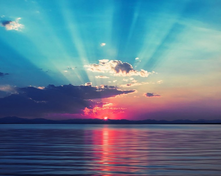 Рассвет на море