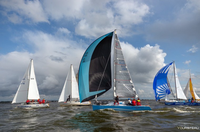 Яхта парусная регата