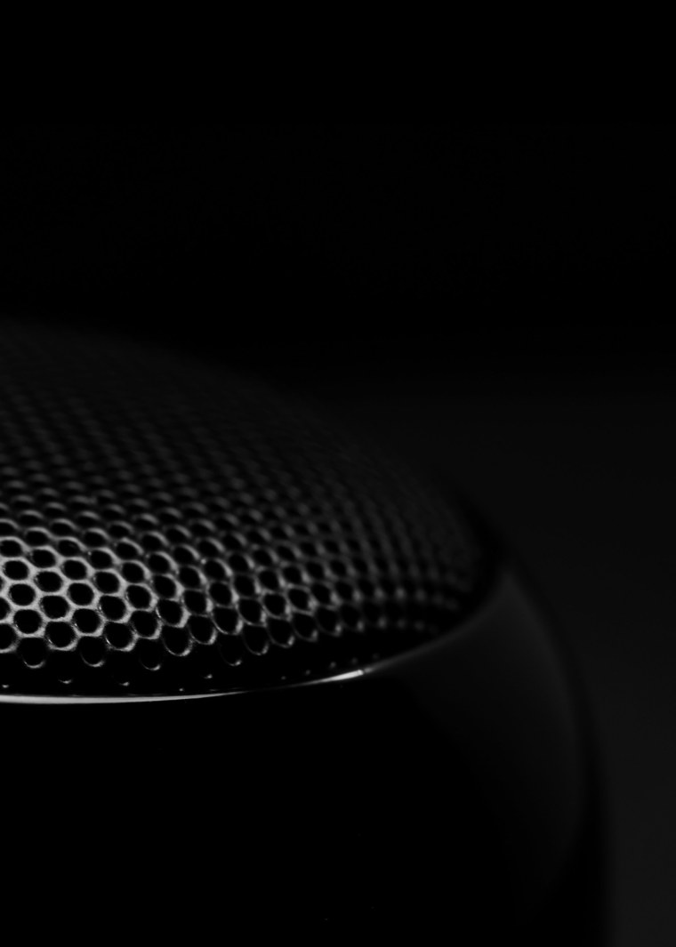 Золотые полосы на черном