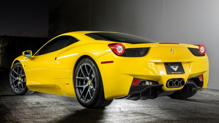 Феррари 458 Italia желтая