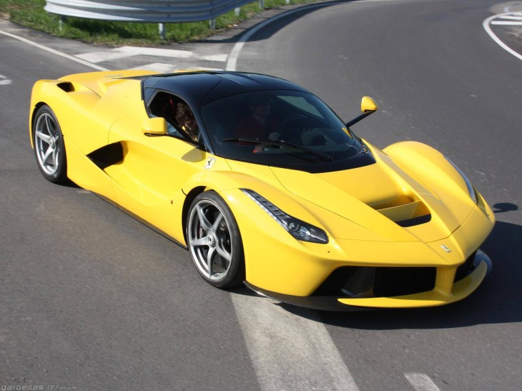 Ferrari LAFERRARI желтая