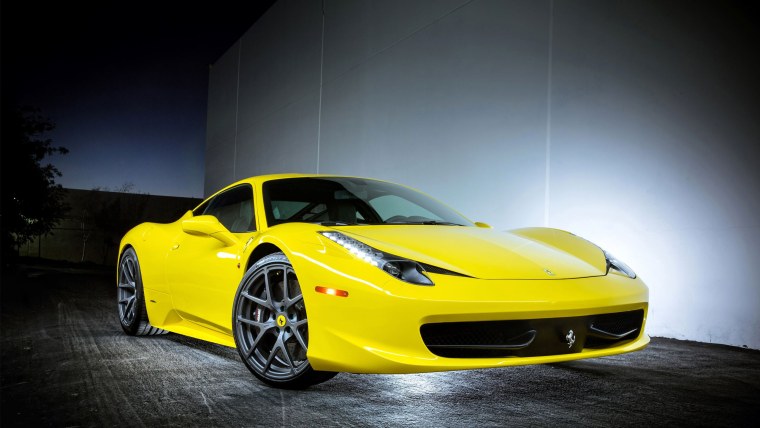 Желтая Феррари gt 488