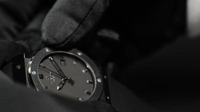 Часы наручные фон