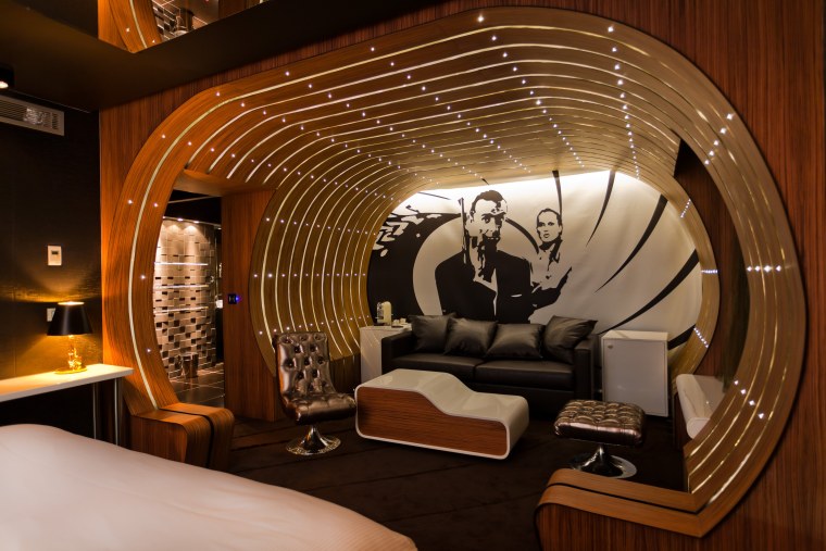 Люкс Джеймс Бонда, отель Seven, Париж