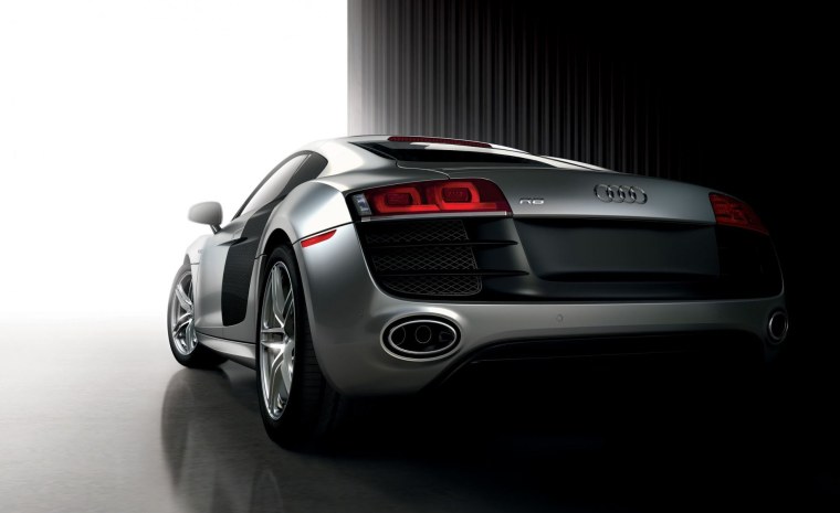 Audi r8 back