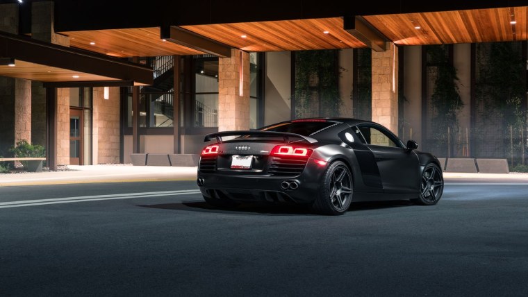 Audi r8 сзади