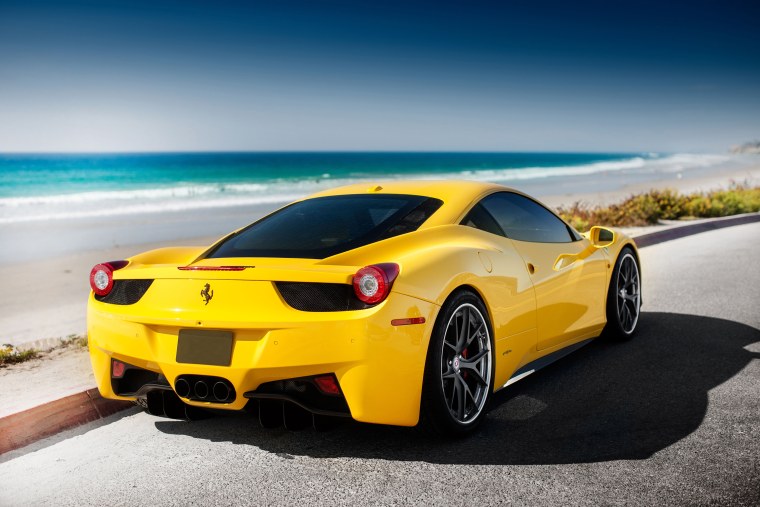 Феррари 458 Italia желтая