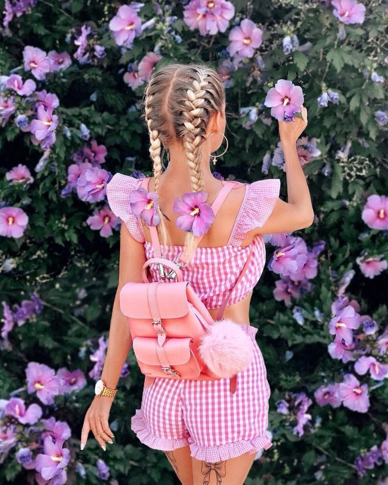 Фотосессия в розовом стиле