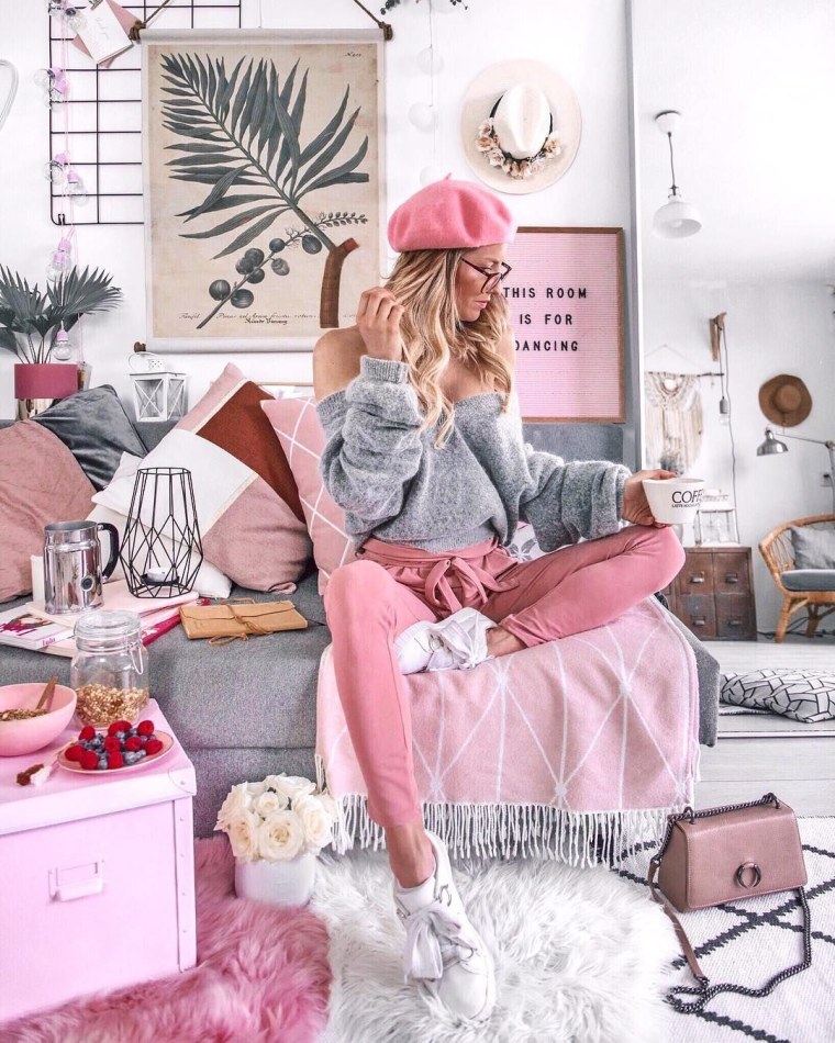 Фотосессия в розовом стиле