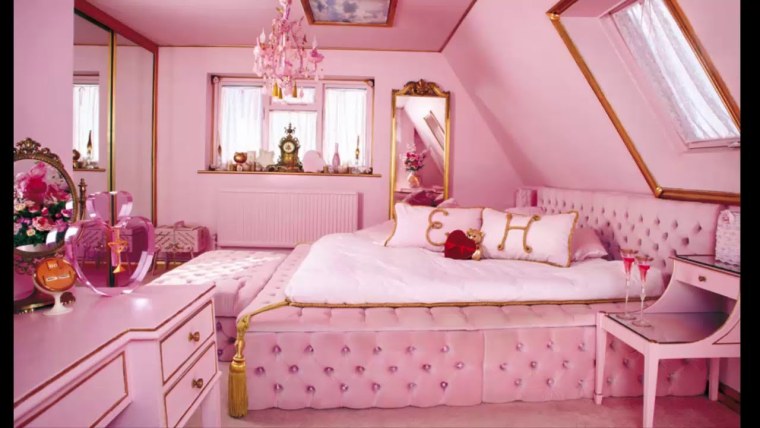 Розовая комната