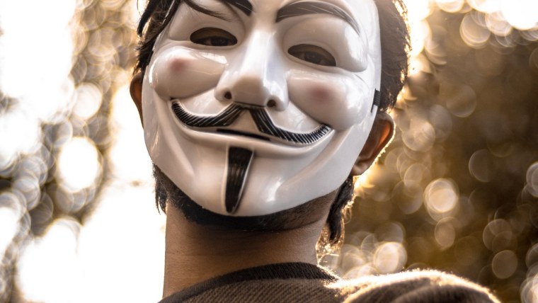 Фразы про маски людей