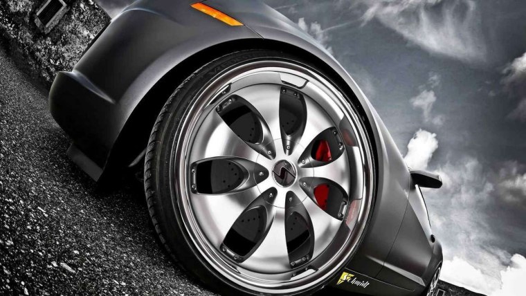 Красивое колесо автомобиля