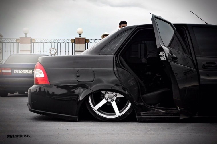 Лада Приора заниженная тюнинговая