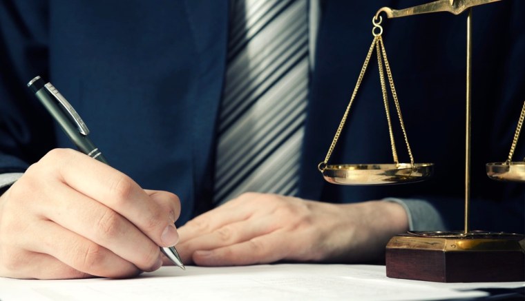 Адвокат по гражданским делам