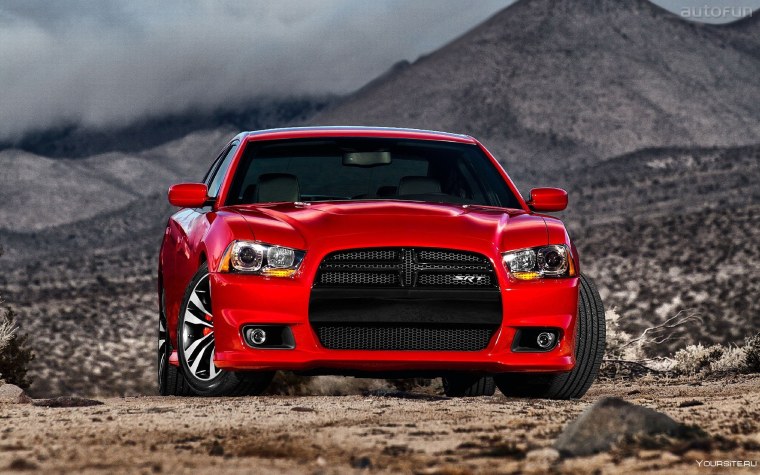 Додж Чарджер СРТ 8